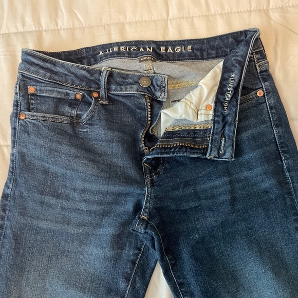 AE Like NEW Airflex Jeans - Picture 1 of 5